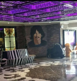 公司招聘店员文案范文（诚邀加入：店铺员工招募启事）